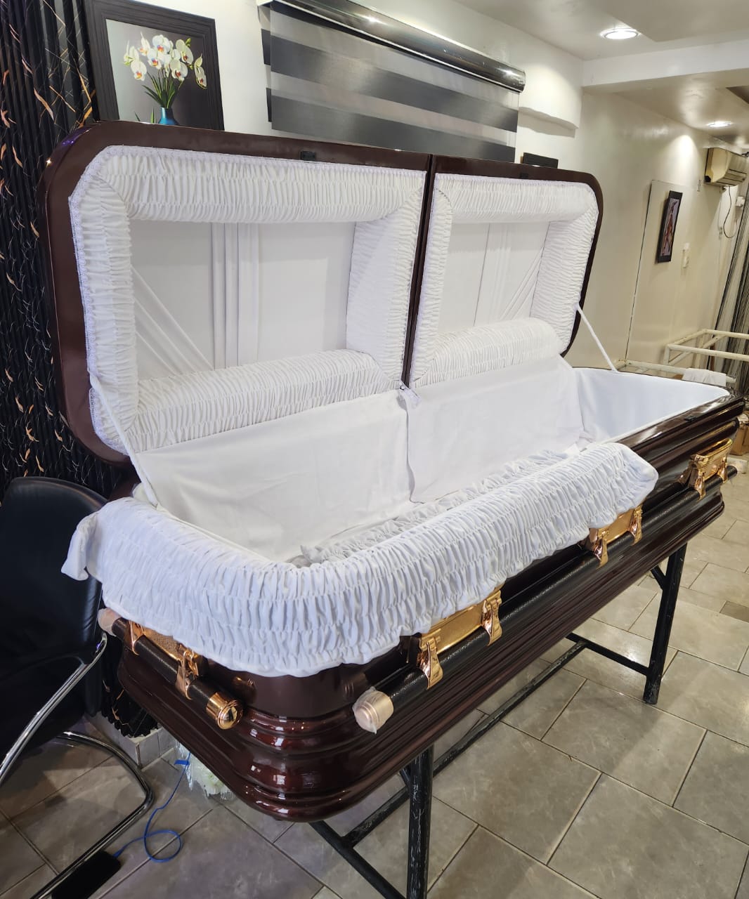 Mahogany Twin-Lid Open-View Casket