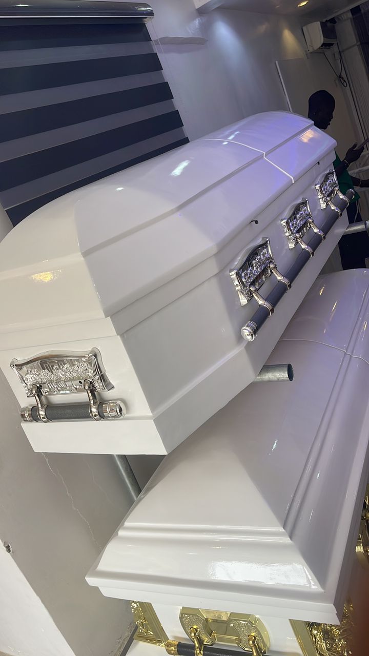 Pearl White Silver Last Supper Casket